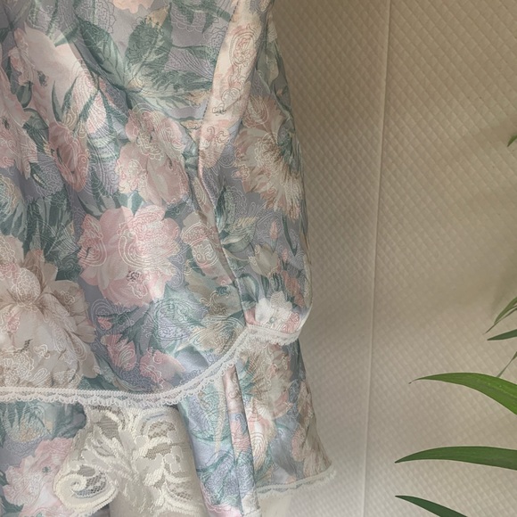 Vintage Floral Satin Lingerie Set - Picture 4 of 9